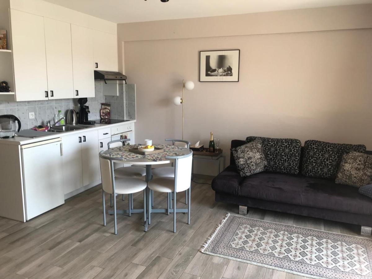 Shiny Nice Studio At Ostend Apartment Екстериор снимка